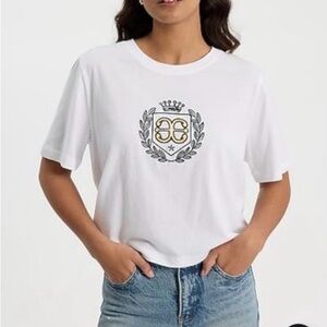 EXPRESS Womens Graphic Embroidered Cropped White Cotton Tee Crown Size Xs nwt